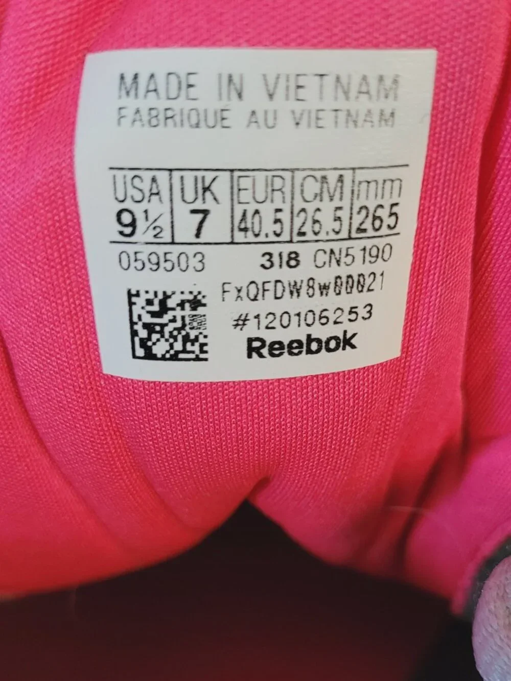 Reebok Women’s Gray & Hot Pink Athletic Sneakers – Size 9.5